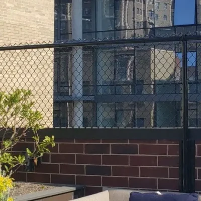 residential-chain-link-fence-chicago-1024x536-1.webp